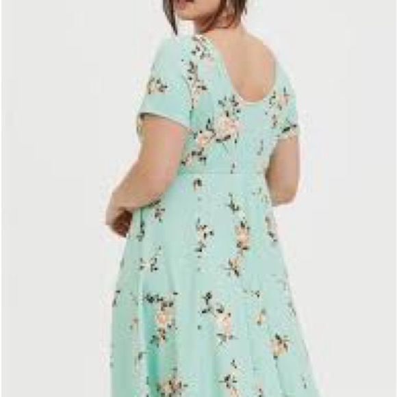 Torrid Mint Green Floral Fit & Flare Skater Dress Size 1 - Picture 2 of 10